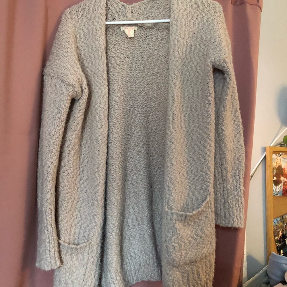 pink sweater